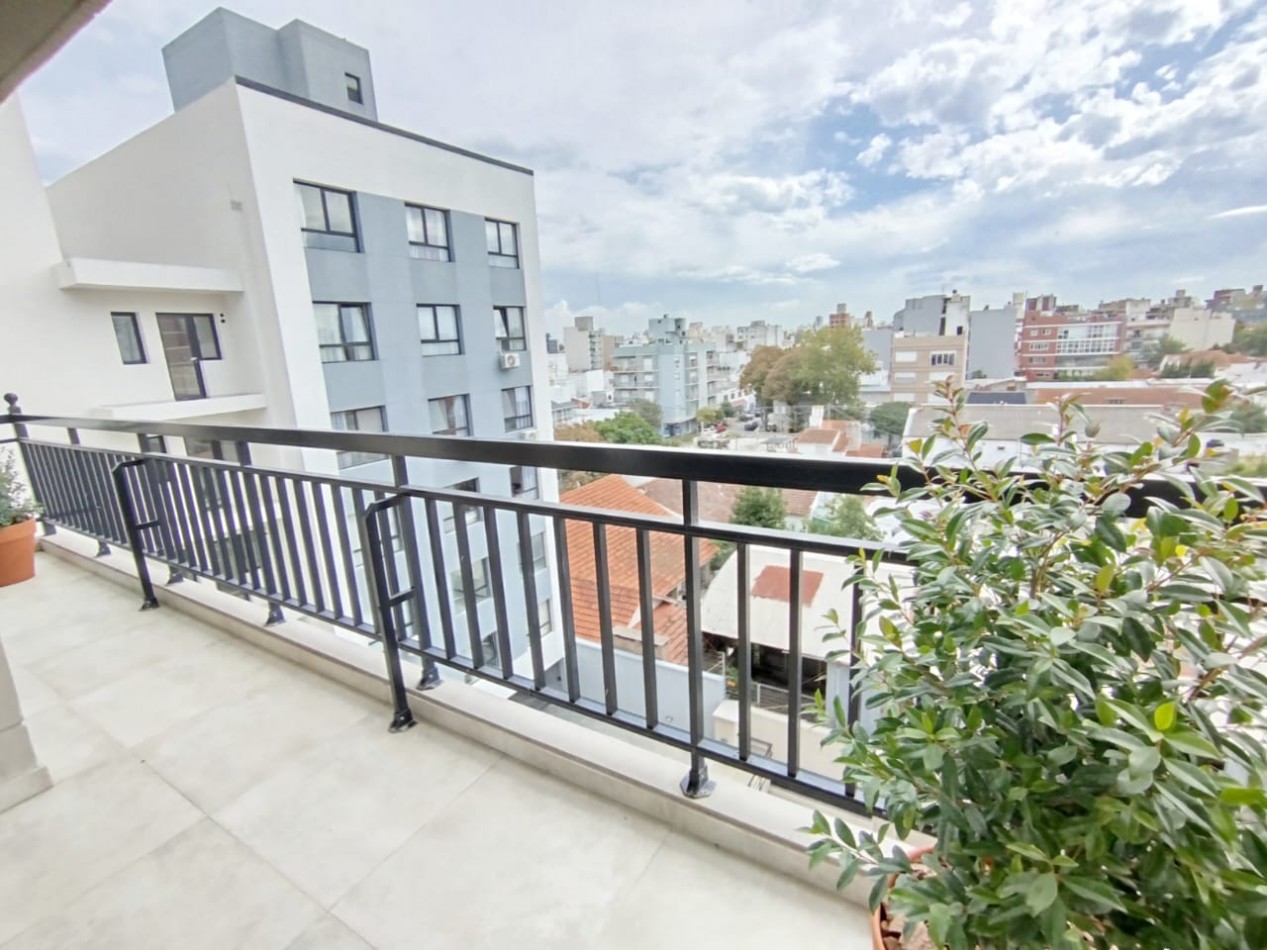 VENTA 3 AMBIENTES A LA CALLE CON COCHERA Y BAULERA- ZONA ALDREY -