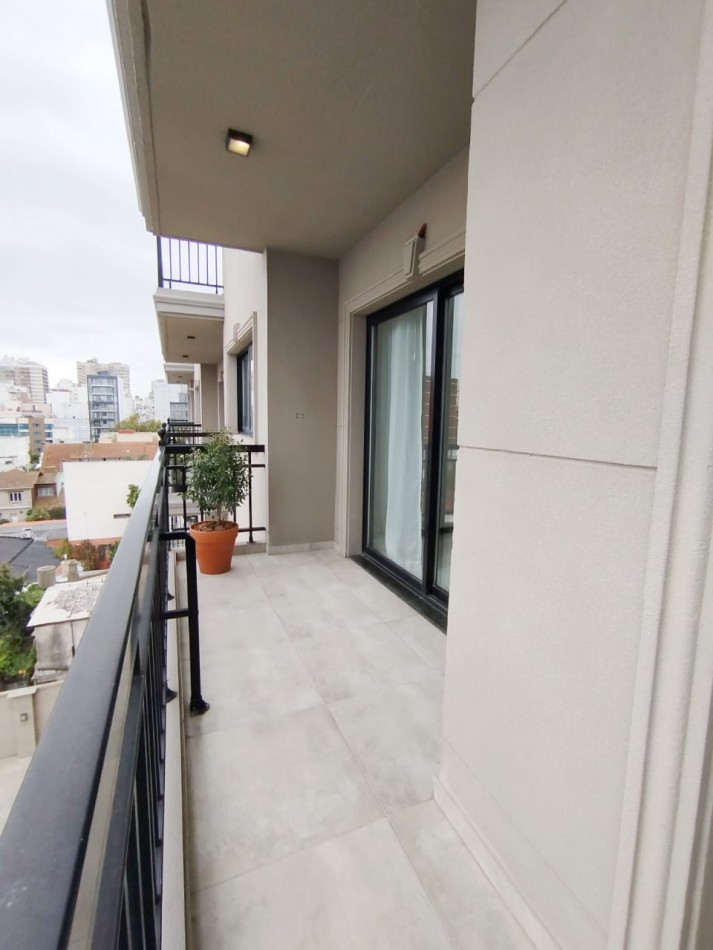 VENTA 3 AMBIENTES A LA CALLE CON COCHERA Y BAULERA- ZONA ALDREY -