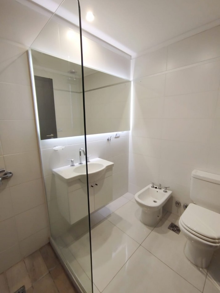 VENTA 3 AMBIENTES A LA CALLE CON COCHERA Y BAULERA- ZONA ALDREY -