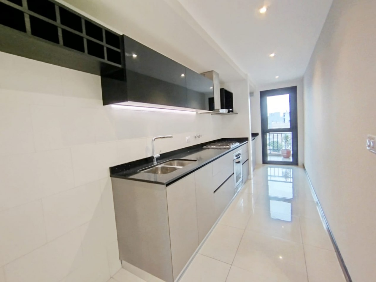 VENTA 3 AMBIENTES A LA CALLE CON COCHERA Y BAULERA- ZONA ALDREY -