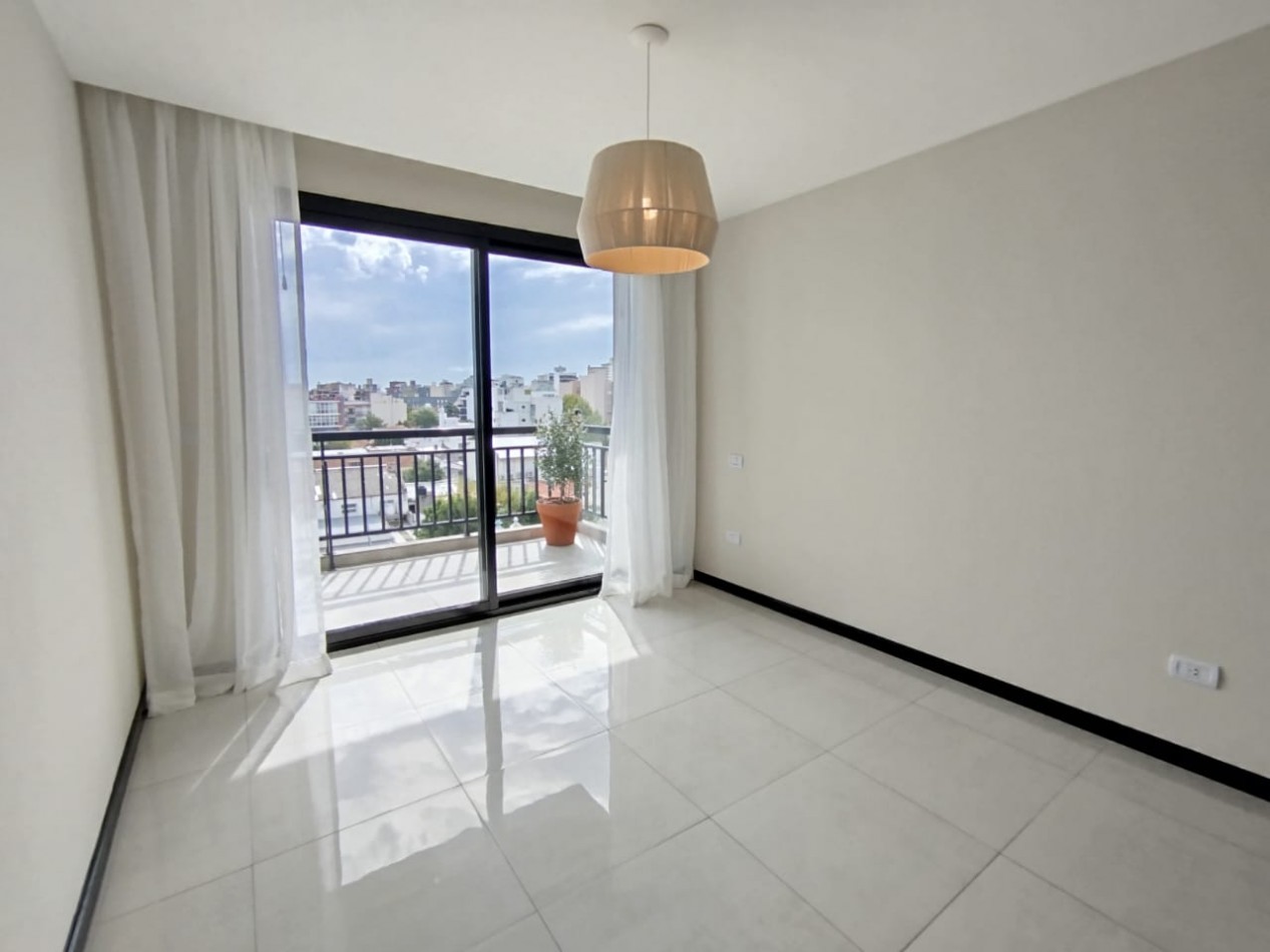 VENTA 3 AMBIENTES A LA CALLE CON COCHERA Y BAULERA- ZONA ALDREY -