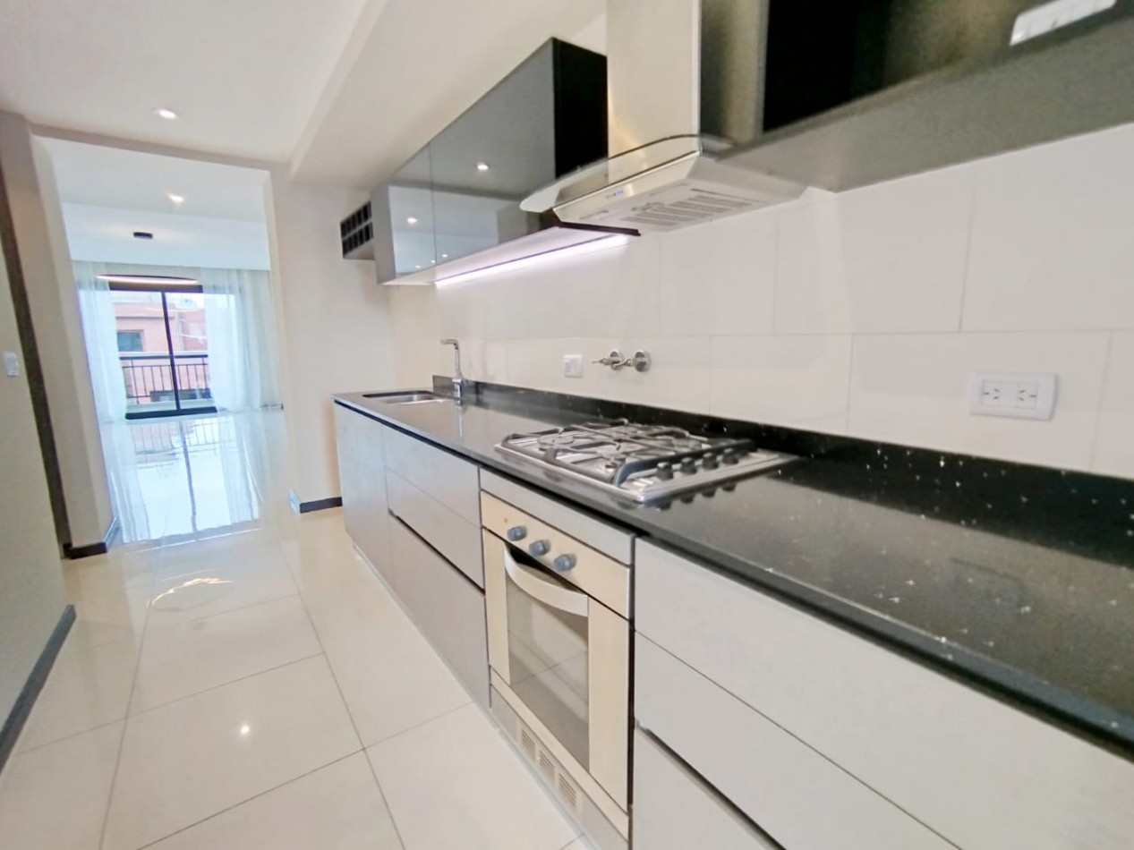 VENTA 3 AMBIENTES A LA CALLE CON COCHERA Y BAULERA- ZONA ALDREY -