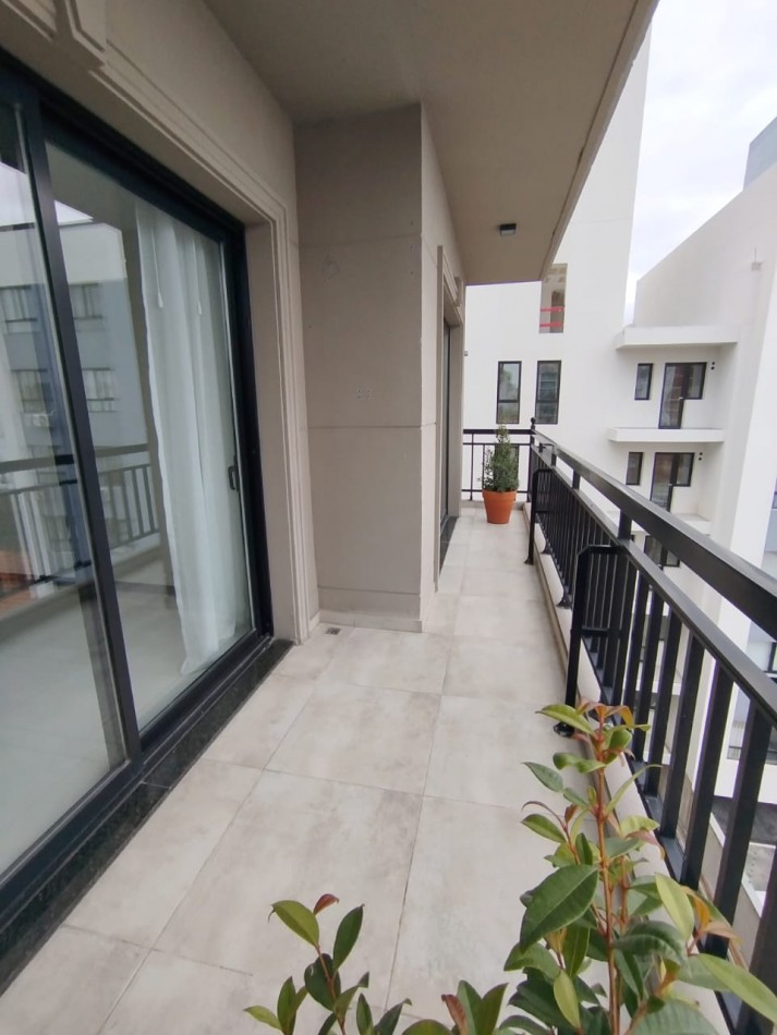 VENTA 3 AMBIENTES A LA CALLE CON COCHERA Y BAULERA- ZONA ALDREY -