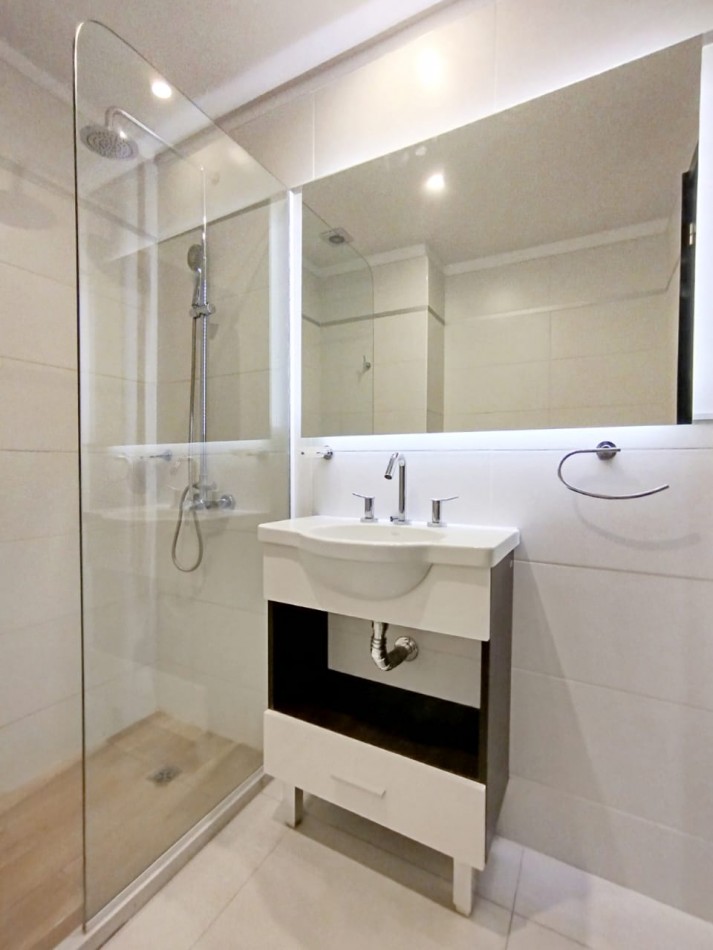 VENTA 3 AMBIENTES A LA CALLE CON COCHERA Y BAULERA- ZONA ALDREY -