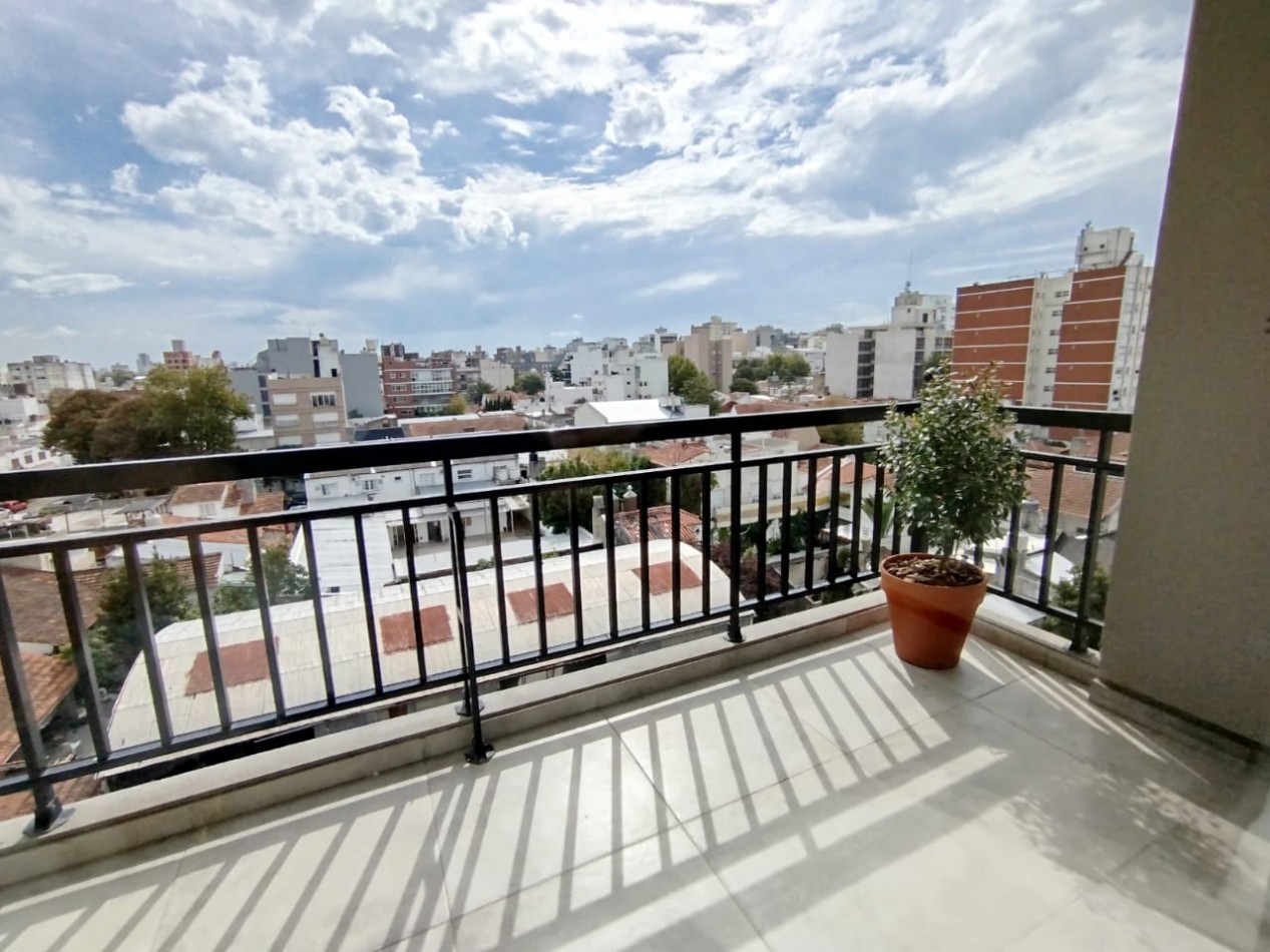 VENTA 3 AMBIENTES A LA CALLE CON COCHERA Y BAULERA- ZONA ALDREY -