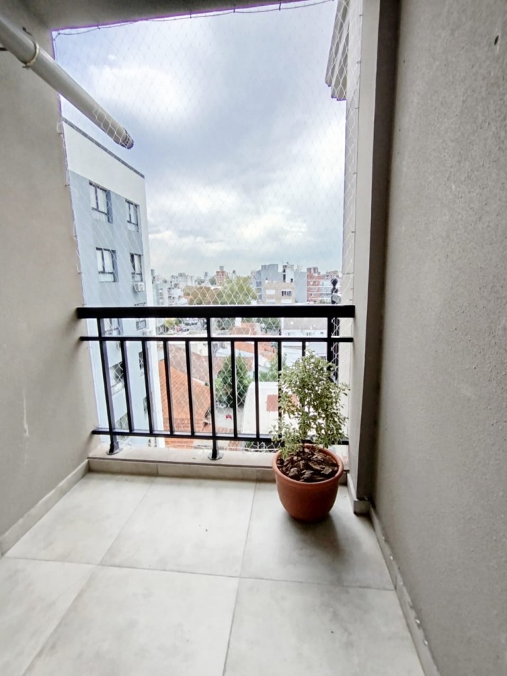 VENTA 3 AMBIENTES A LA CALLE CON COCHERA Y BAULERA- ZONA ALDREY -