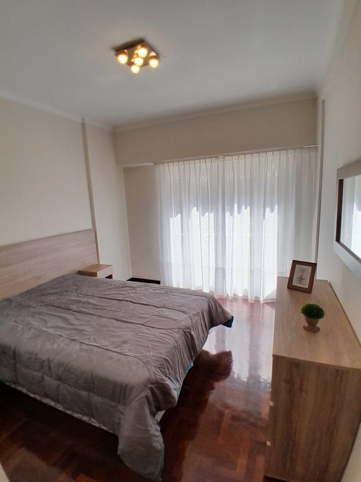 VENTA DOS AMBIENTES RECICLADO CON BALCON FRANCES - CENTRO -