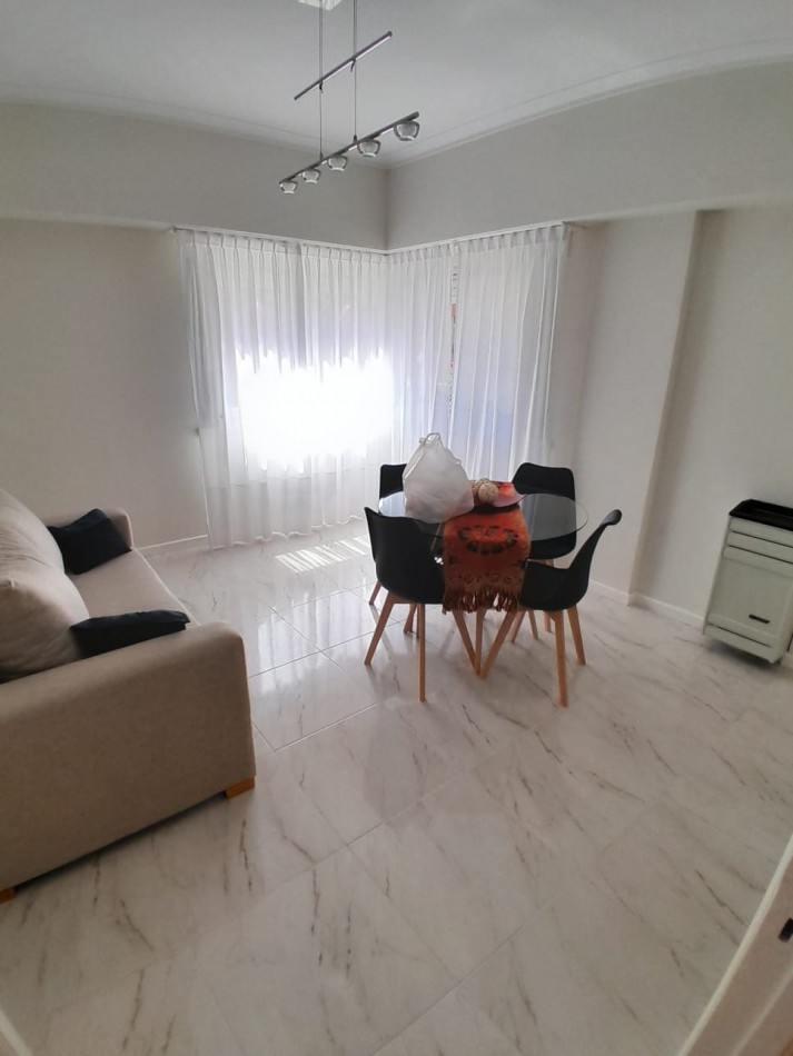 VENTA DOS AMBIENTES RECICLADO CON BALCON FRANCES - CENTRO -