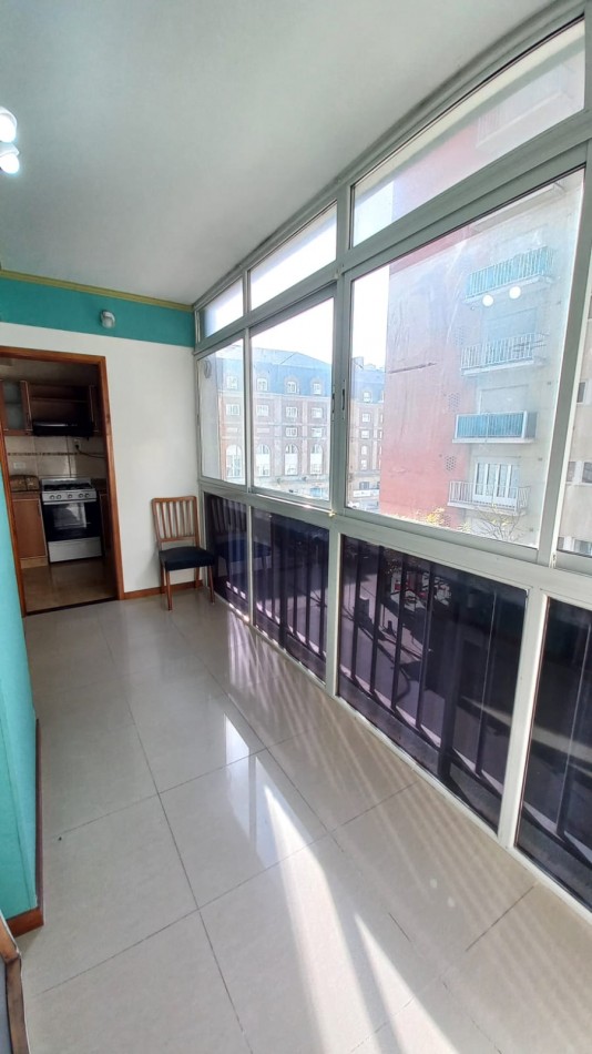 VENTA DOS AMBIENTES CON BALCON CERRADO - PLAZA COLON -