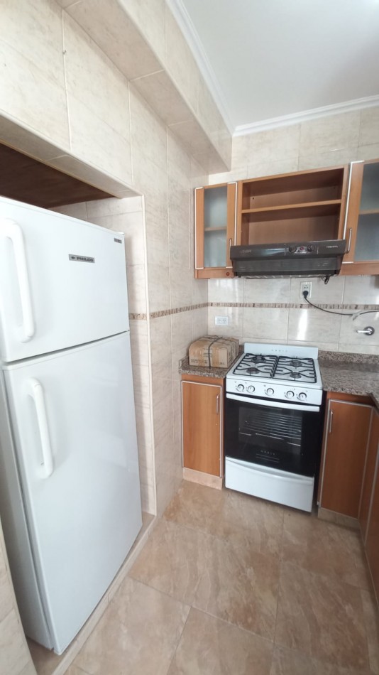 VENTA DOS AMBIENTES CON BALCON CERRADO - PLAZA COLON -