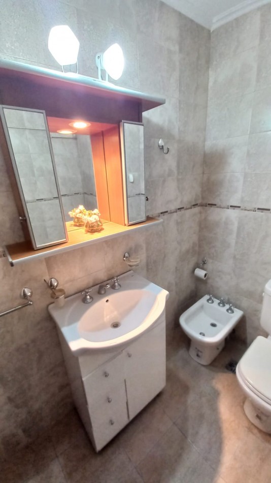 VENTA DOS AMBIENTES CON BALCON CERRADO - PLAZA COLON -