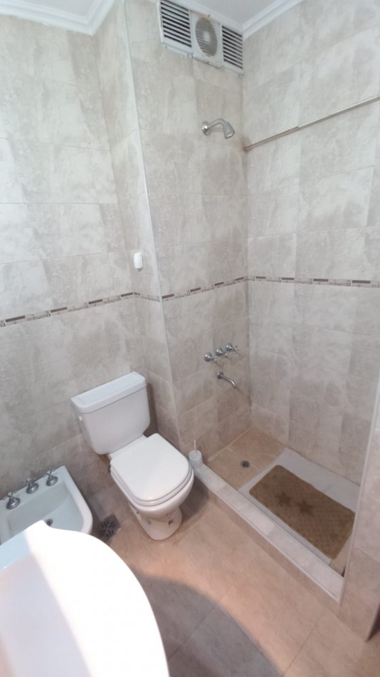 VENTA DOS AMBIENTES CON BALCON CERRADO - PLAZA COLON -