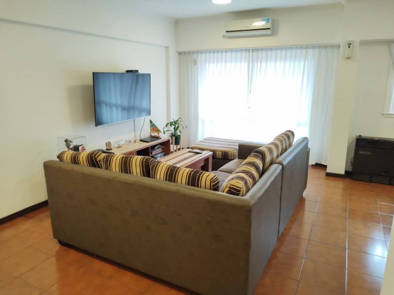 VENTA 4 AMBIENTES CON DEPENDENCIA Y COCHERA - LA PERLA-
