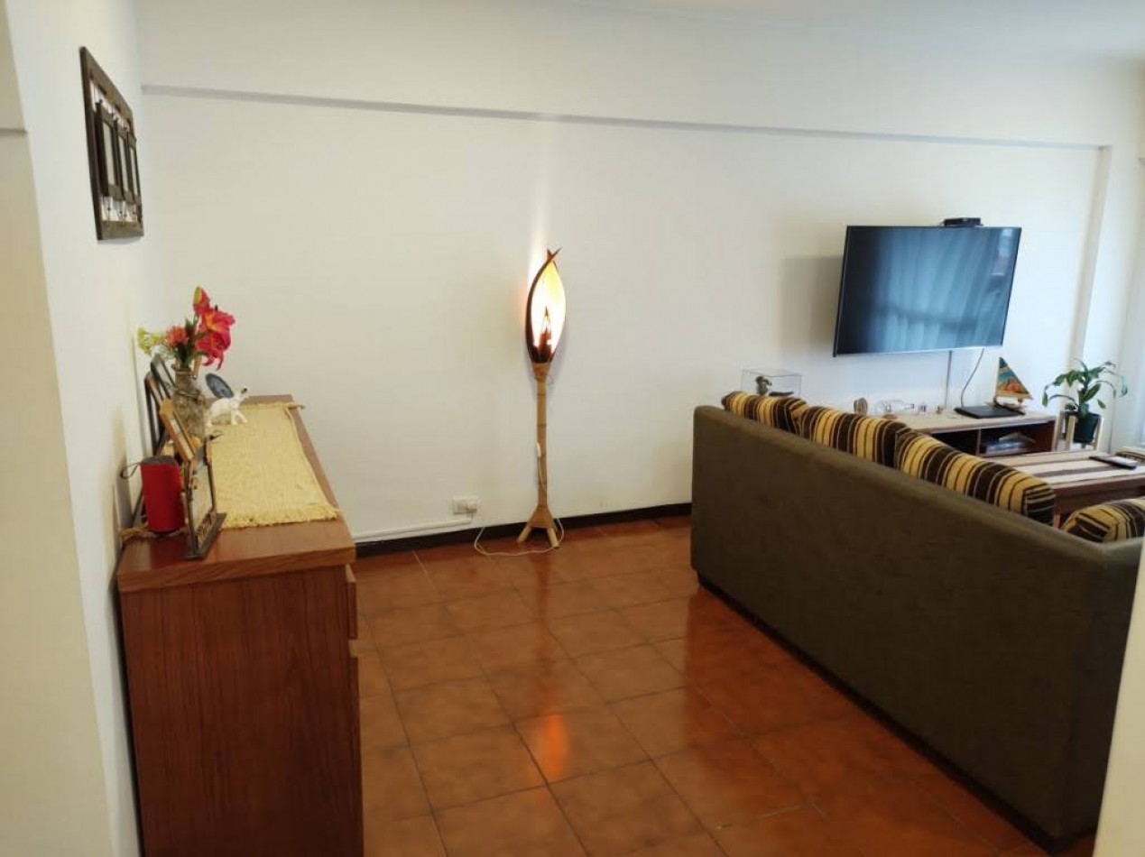 VENTA 4 AMBIENTES CON DEPENDENCIA Y COCHERA - LA PERLA-