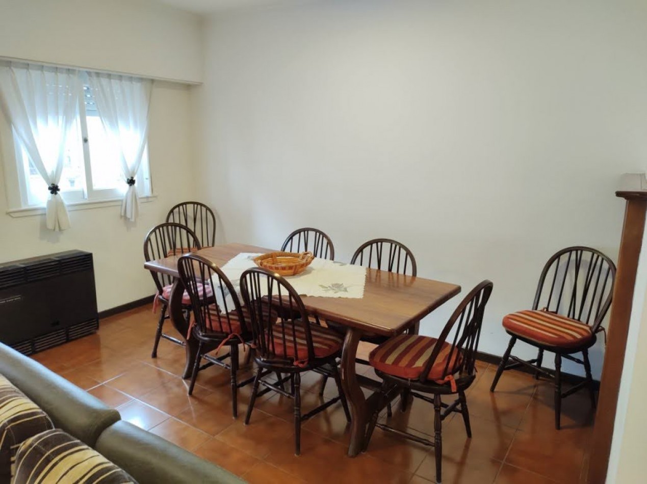 VENTA 4 AMBIENTES CON DEPENDENCIA Y COCHERA - LA PERLA-