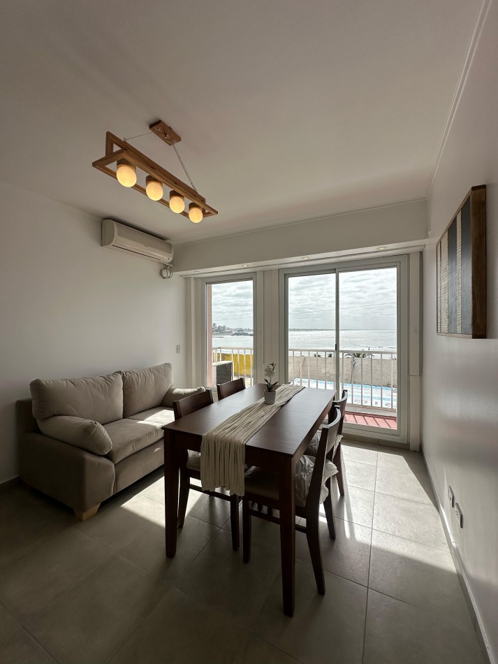 VENTA TRES AMBIENTES FRENTE AL MAR!! - LA PERLA-