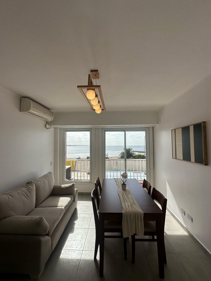 VENTA TRES AMBIENTES FRENTE AL MAR!! - LA PERLA-