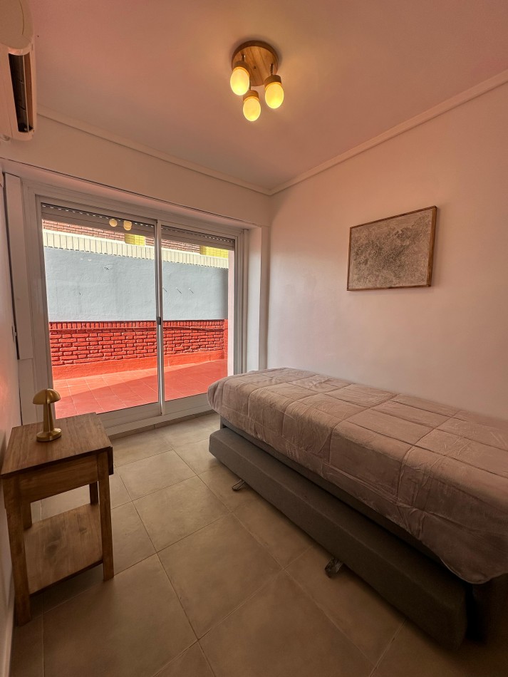 VENTA TRES AMBIENTES FRENTE AL MAR!! - LA PERLA-