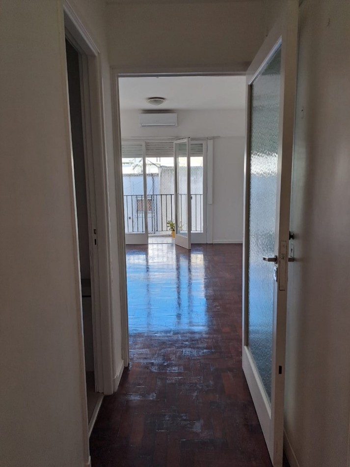 VENTA MONOAMBIENTE RECICLADO CON BALCON -