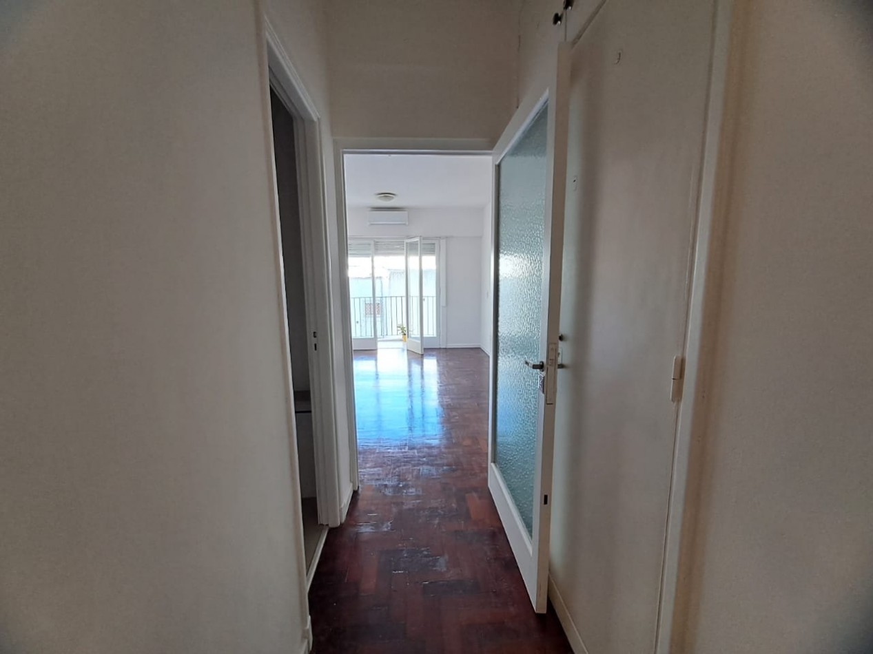 VENTA MONOAMBIENTE RECICLADO CON BALCON -