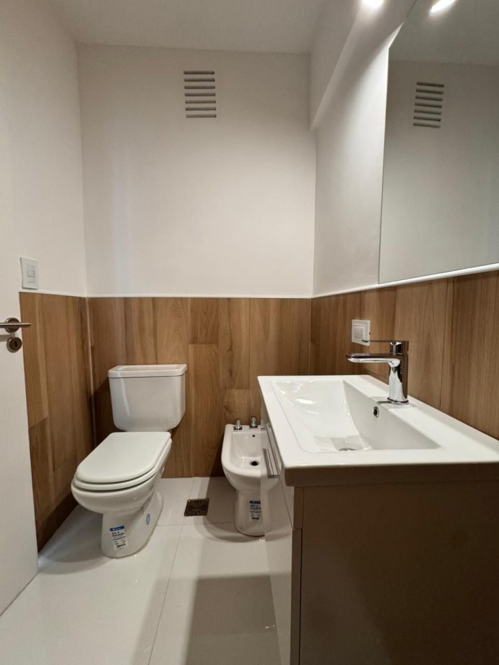 VENTA MONOAMBIENTE RECICLADO CON BALCON -PLAZA MITRE-
