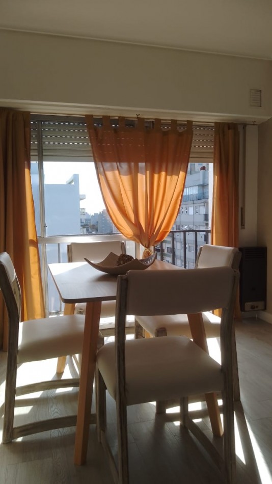 VENTA DOS AMBIENTES A LA CALLE CON BALCON - CORRIENTES 2600-