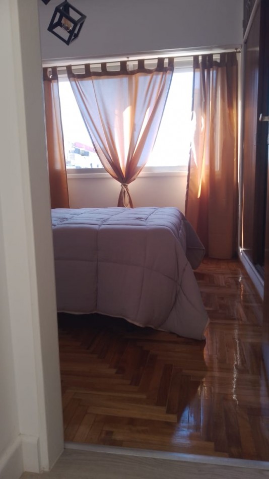 VENTA DOS AMBIENTES A LA CALLE CON BALCON - CORRIENTES 2600-