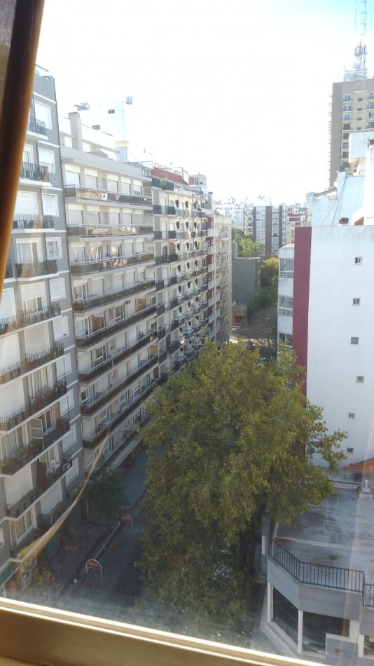 VENTA DOS AMBIENTES A LA CALLE CON BALCON - CORRIENTES 2600-