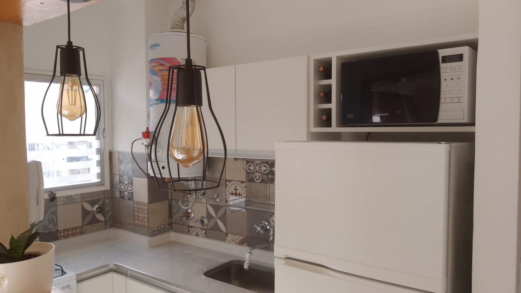 VENTA DOS AMBIENTES A LA CALLE CON BALCON - CORRIENTES 2600-