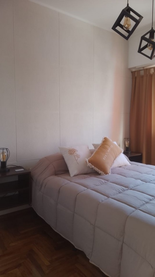 VENTA DOS AMBIENTES A LA CALLE CON BALCON - CORRIENTES 2600-