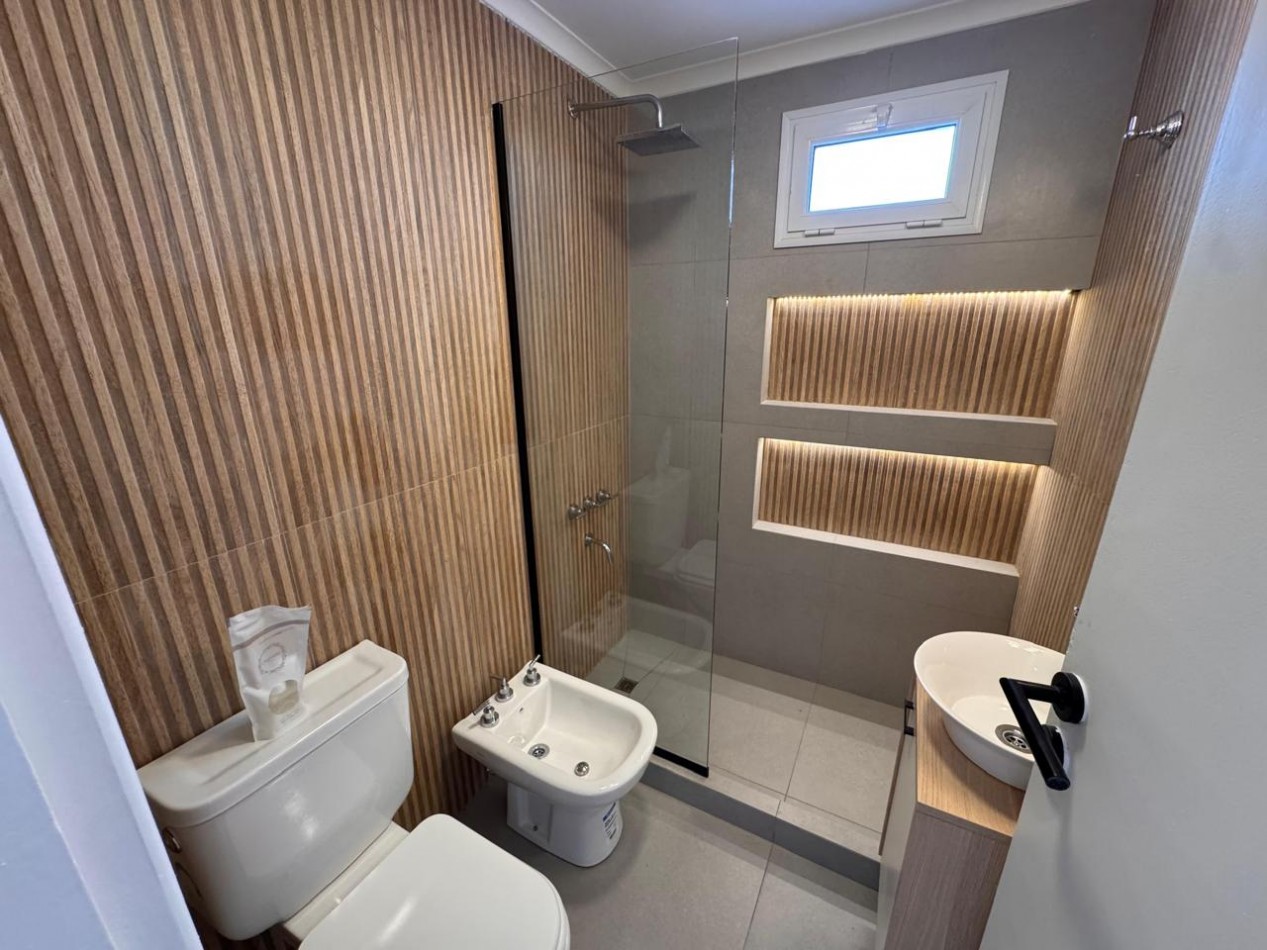 VENTA DOS AMBIENTES CON VISTA AL MAR - PLAZA COLON -