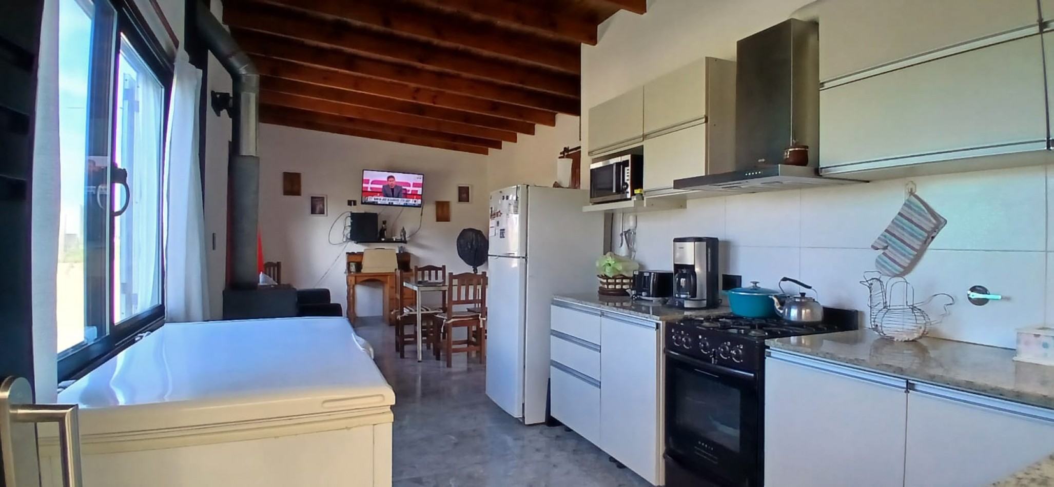 VENTA CASA TRES AMBIENTES + DOS DEPARTAMENTOS DE DOS AMBIENTES A ESTRENAR! - CAMET NORTE-