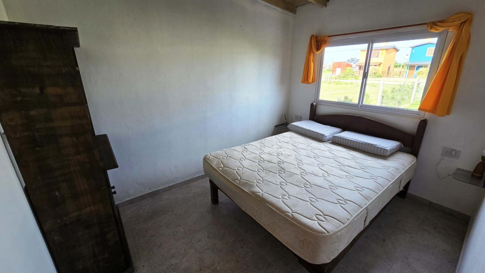 VENTA CASA TRES AMBIENTES + DOS DEPARTAMENTOS DE DOS AMBIENTES A ESTRENAR! - CAMET NORTE-