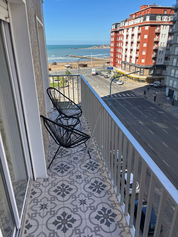VENTA TRES AMBIENTES A LA CALLE CON VISTA AL MAR -CENTRO-