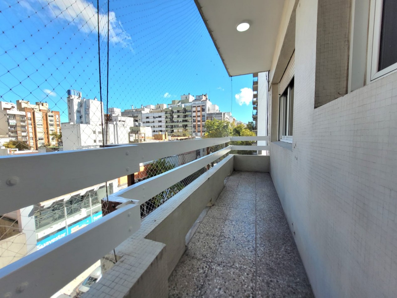 VENTA PISO 3 AMBIENTES - PLAZA MITRE-
