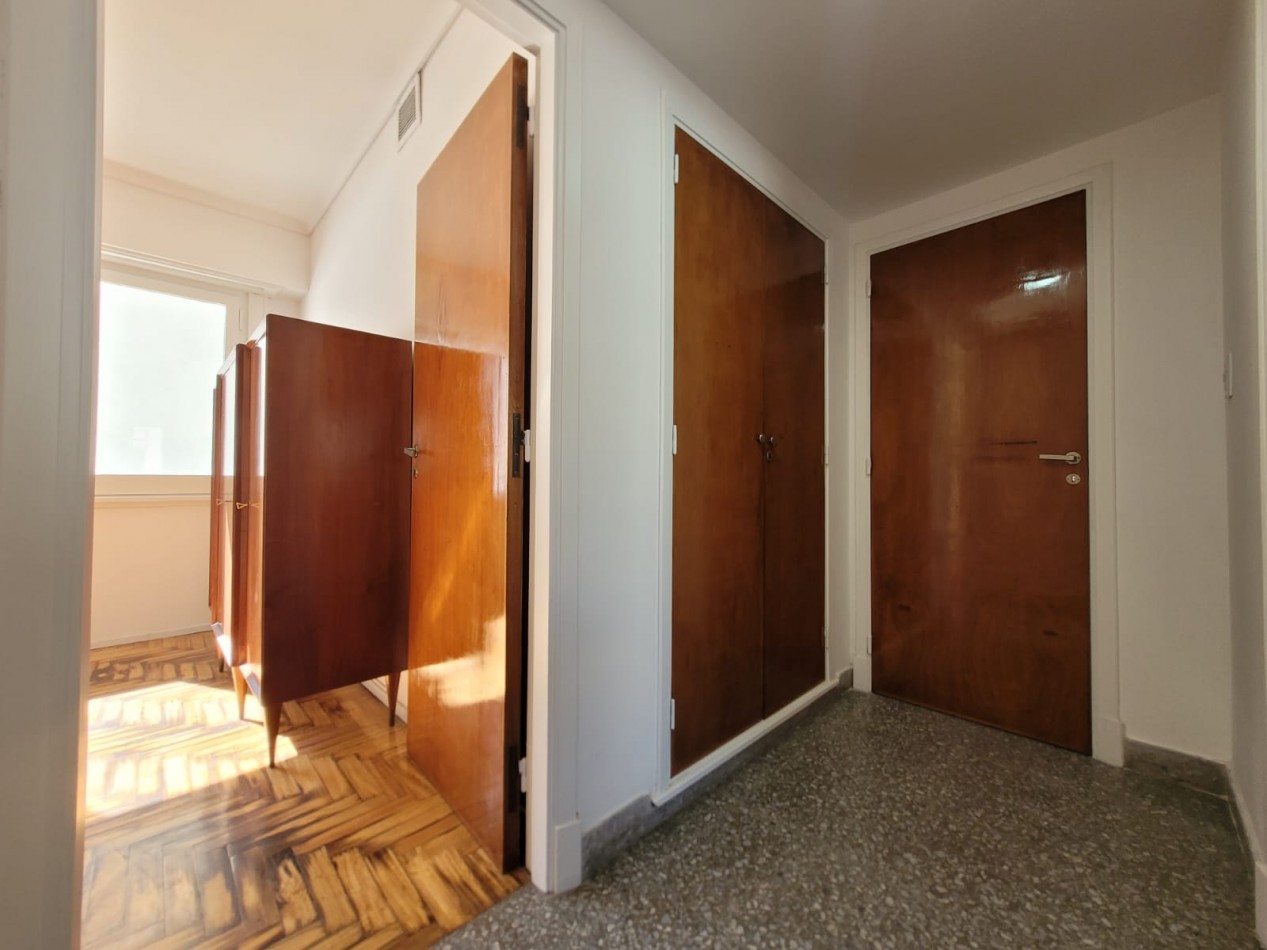 VENTA PISO 3 AMBIENTES - PLAZA MITRE-