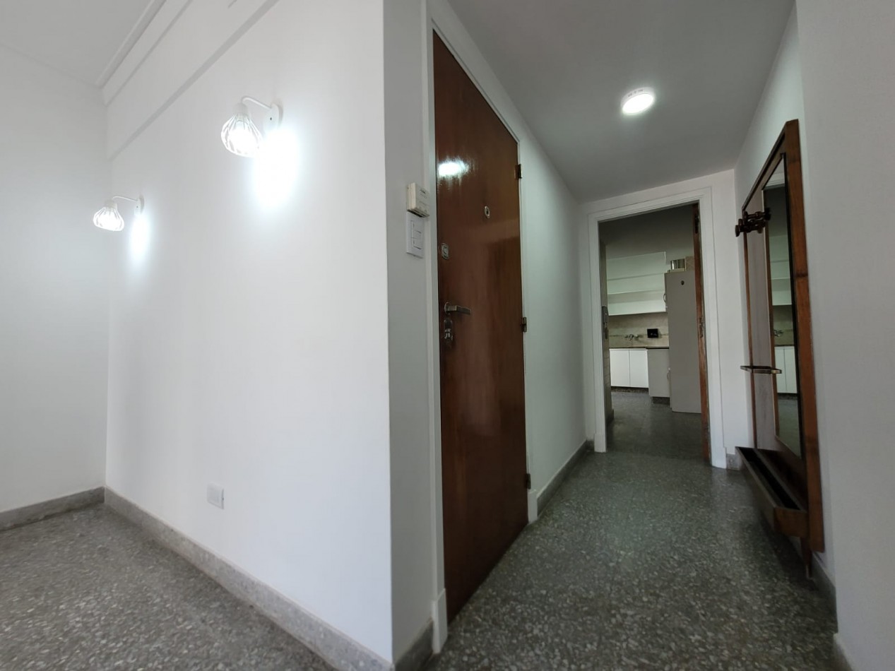 VENTA PISO 3 AMBIENTES - PLAZA MITRE-