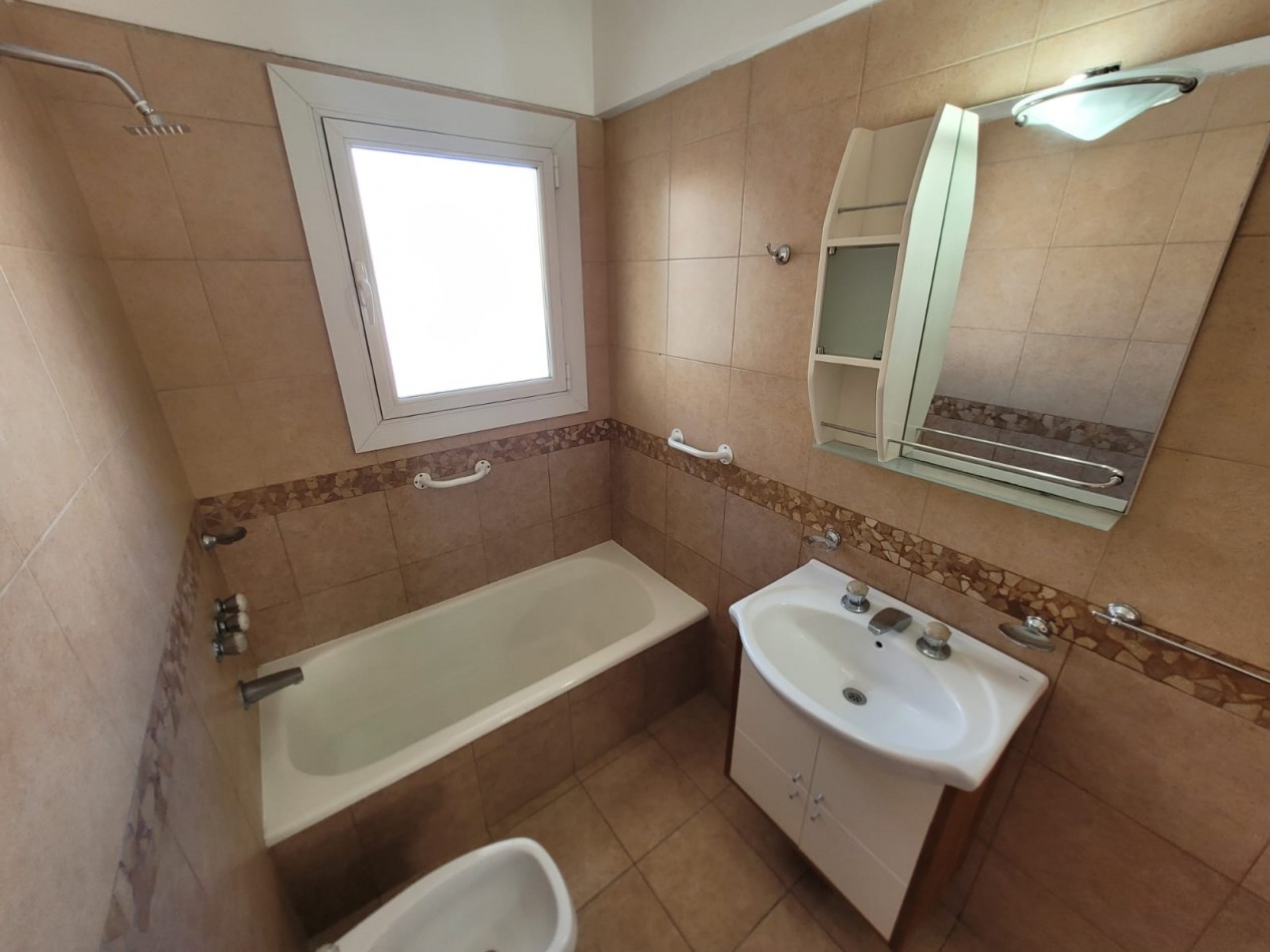 VENTA PISO 3 AMBIENTES - PLAZA MITRE-