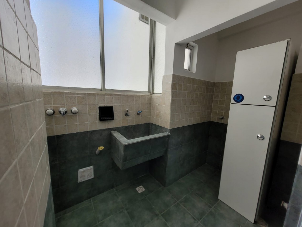 VENTA PISO 3 AMBIENTES - PLAZA MITRE-