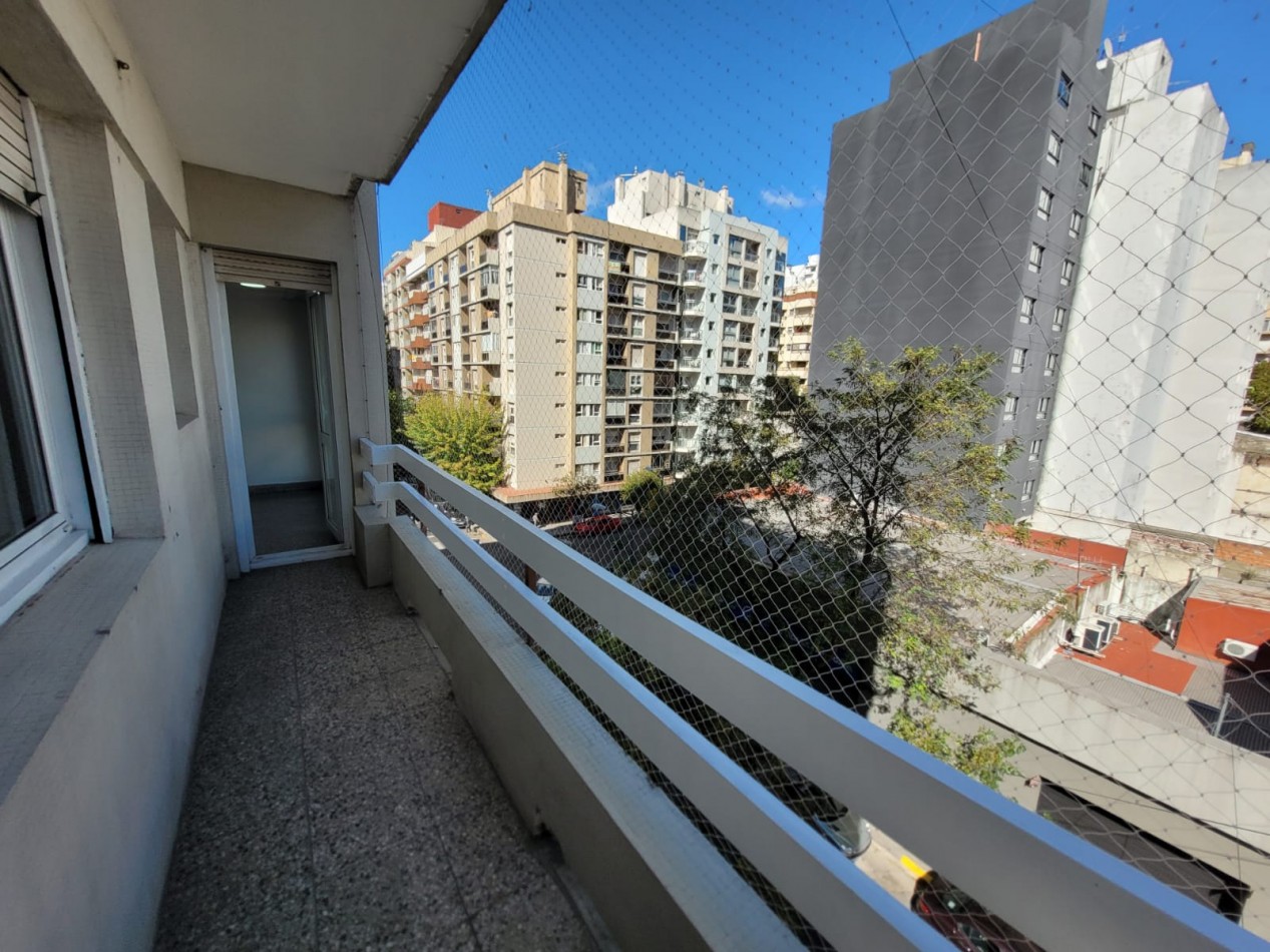 VENTA PISO 3 AMBIENTES - PLAZA MITRE-