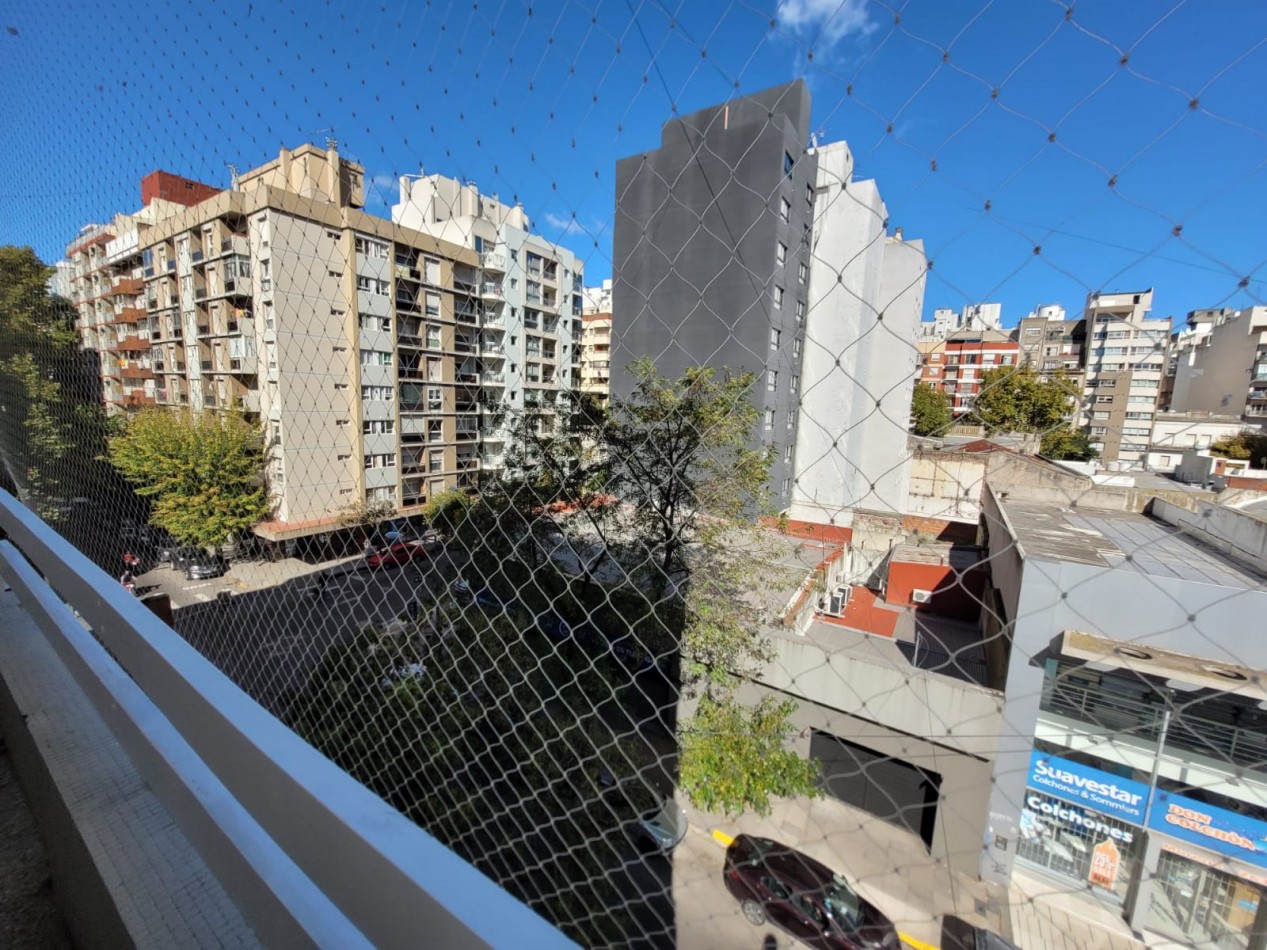 VENTA PISO 3 AMBIENTES - PLAZA MITRE-