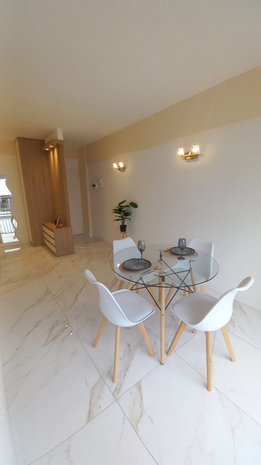 VENTA AMBIENTE Y MEDIO - PLAZA COLON -