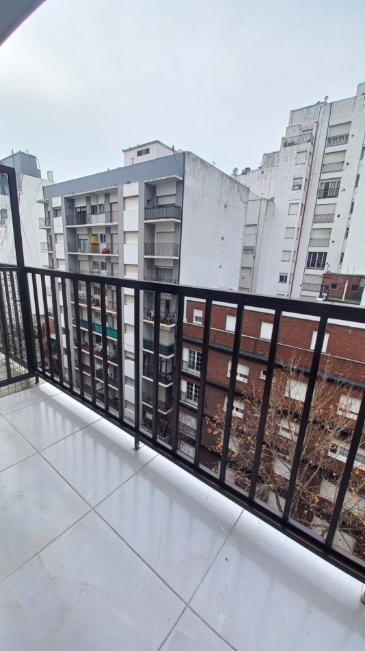 VENTA AMBIENTE Y MEDIO - PLAZA COLON -