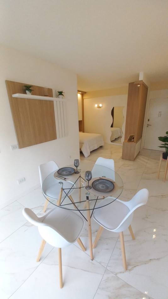VENTA AMBIENTE Y MEDIO - PLAZA COLON -