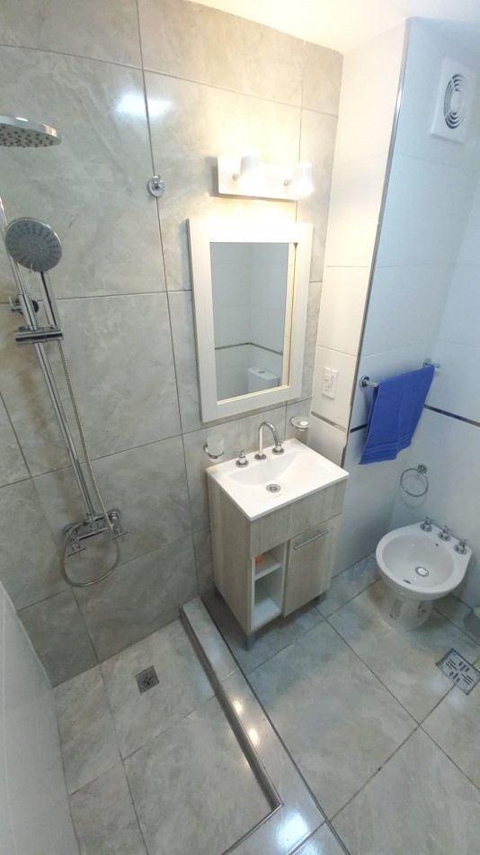 VENTA AMBIENTE Y MEDIO - PLAZA COLON -