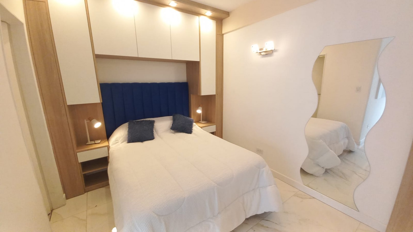 VENTA AMBIENTE Y MEDIO - PLAZA COLON -