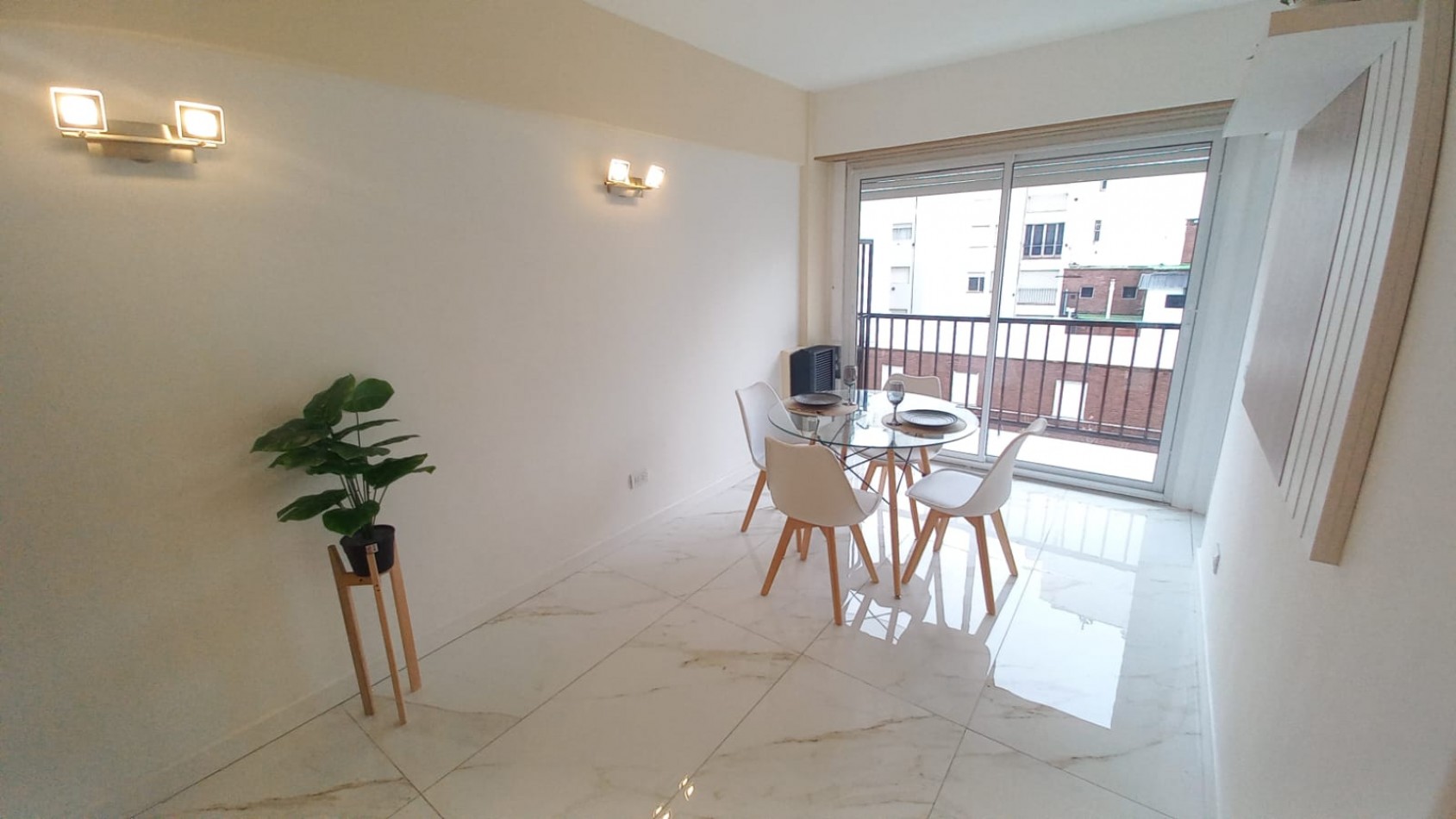 VENTA AMBIENTE Y MEDIO - PLAZA COLON -