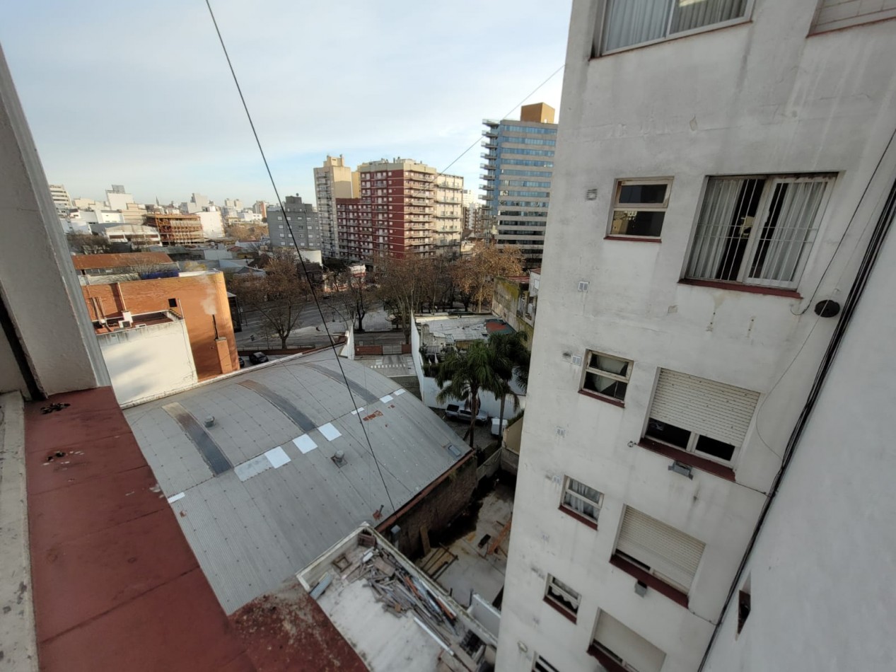 VENTA DOS AMBIENTES CON BALCON - PLAZA MITRE -