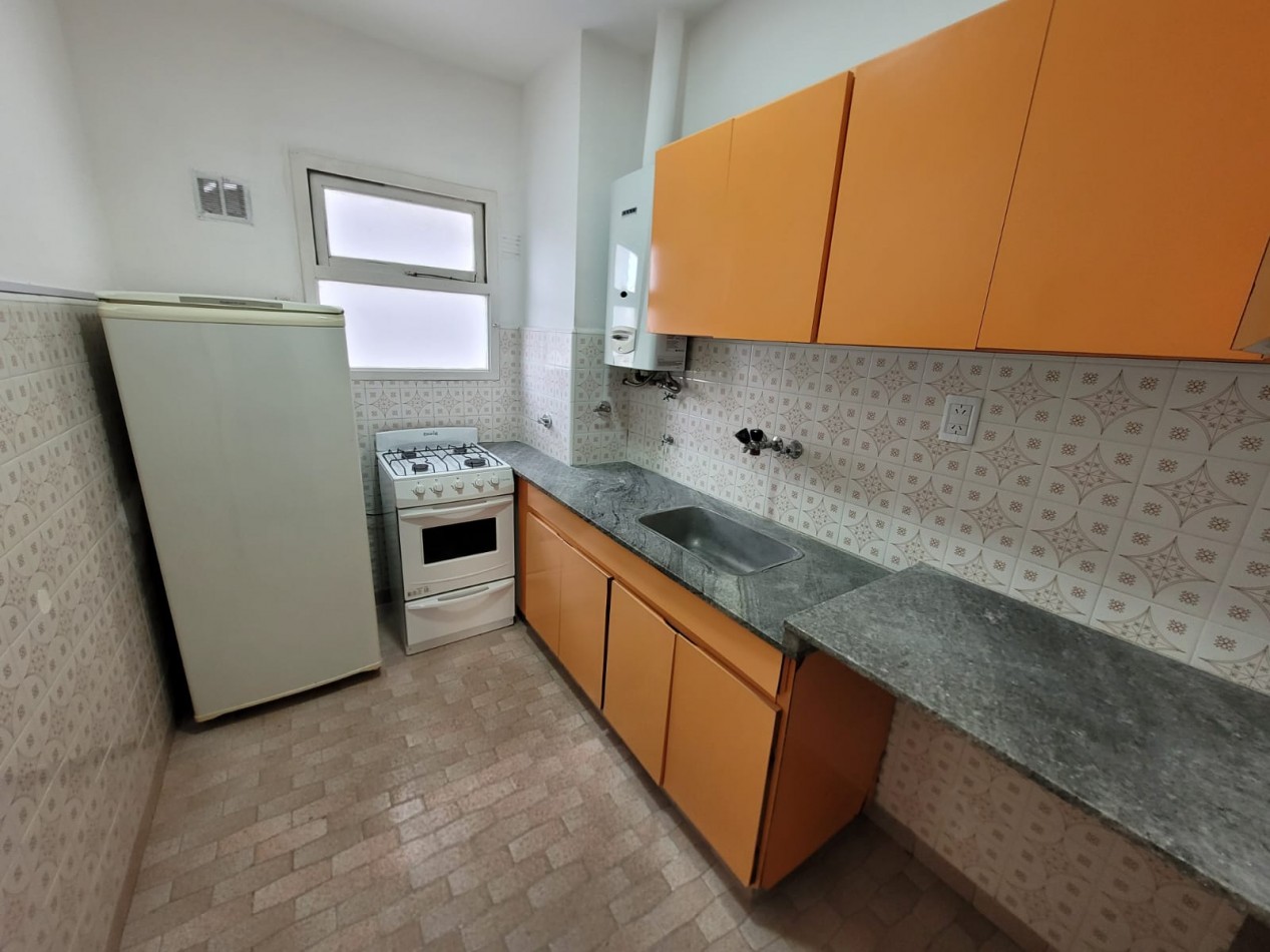 VENTA DOS AMBIENTES CON BALCON - PLAZA MITRE -