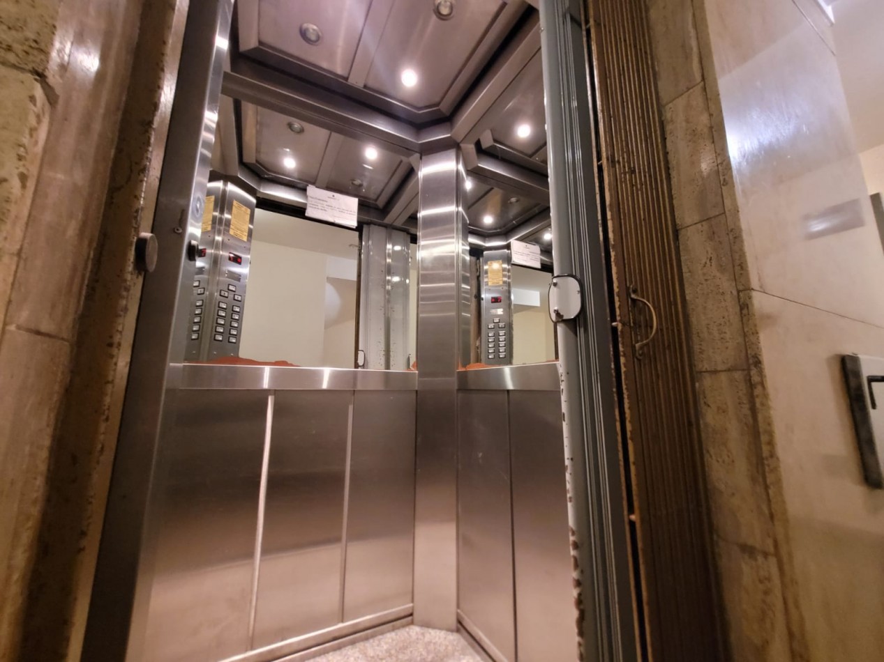 VENTA DOS AMBIENTES CON BALCON - PLAZA MITRE -